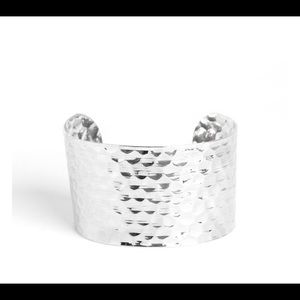 PAPARAZZI SILVER CUFF BRACELET